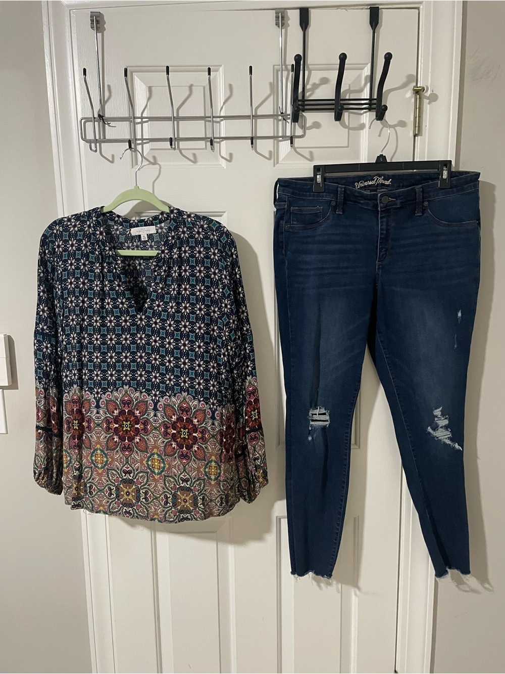 Universal Thread Dark Blue Distressed Skinny Jeans sz16 new directions boho top